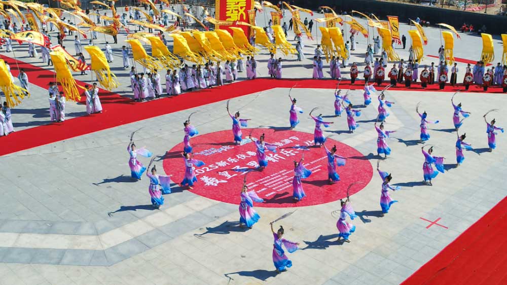 2025新樂(lè)伏羲文化旅游節(jié)現(xiàn)場(chǎng)節(jié)目.jpg